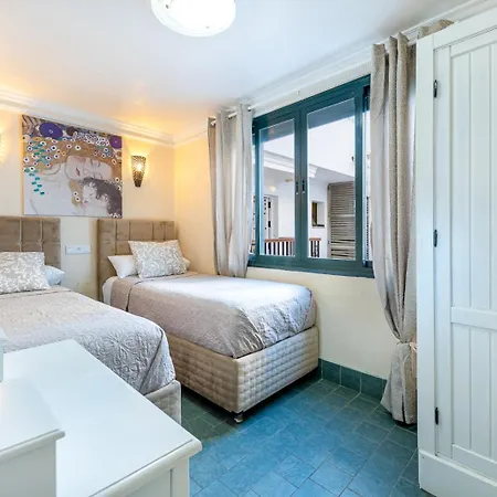 Hof Holland Carihuela *