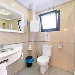 Hof Holland Carihuela * Торремолінос