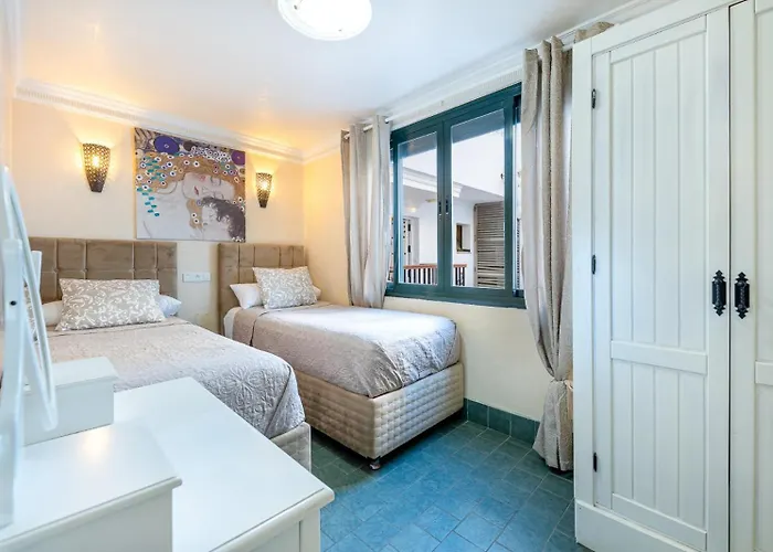 Hof Holland Carihuela *